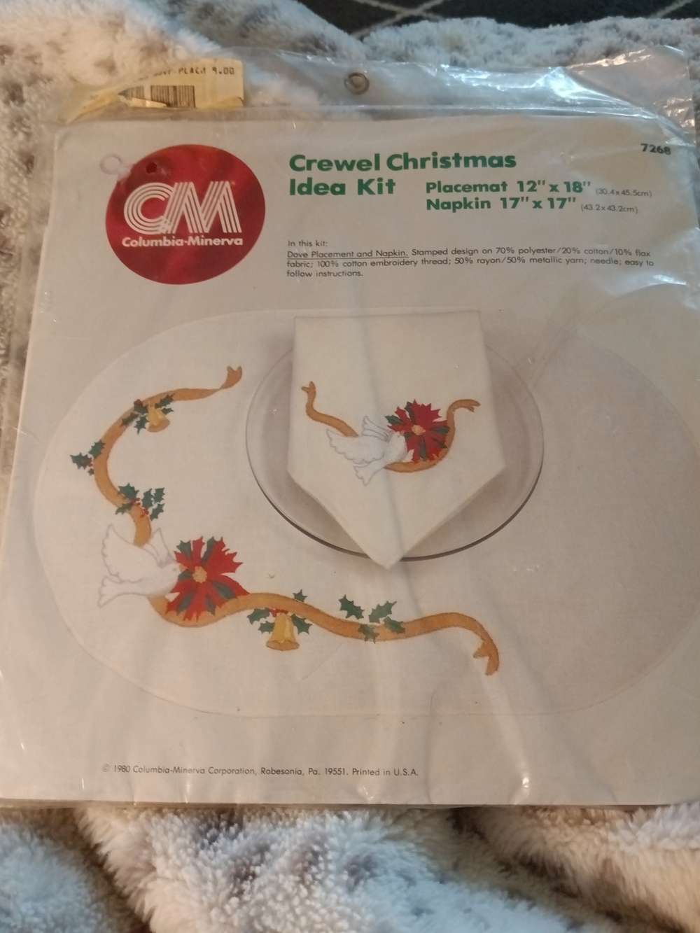 Columbia Crewel Christmas Placemat & Napkin Set in White, Gold, Red, Green